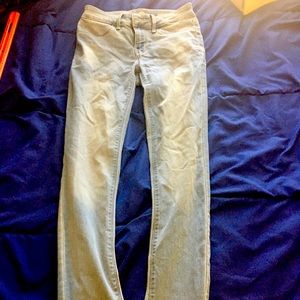 Gently Worn Juniors SIZE: 3 Jeggings!!